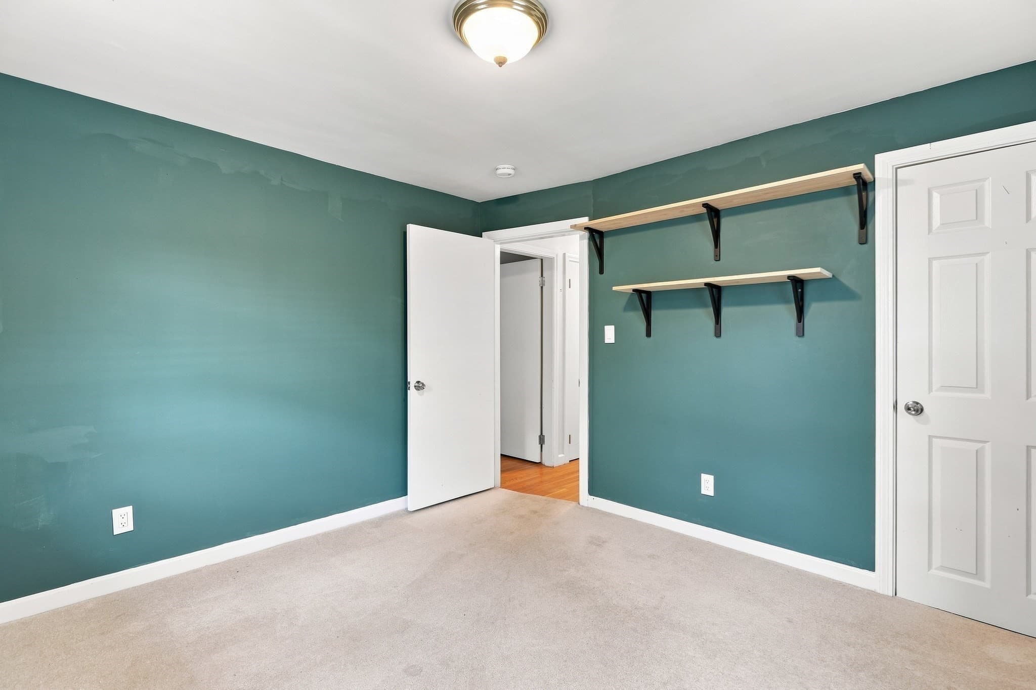 Single Family Residence at 28 Hilltop Circle, Worcester MA 01609, photo 28 of 40