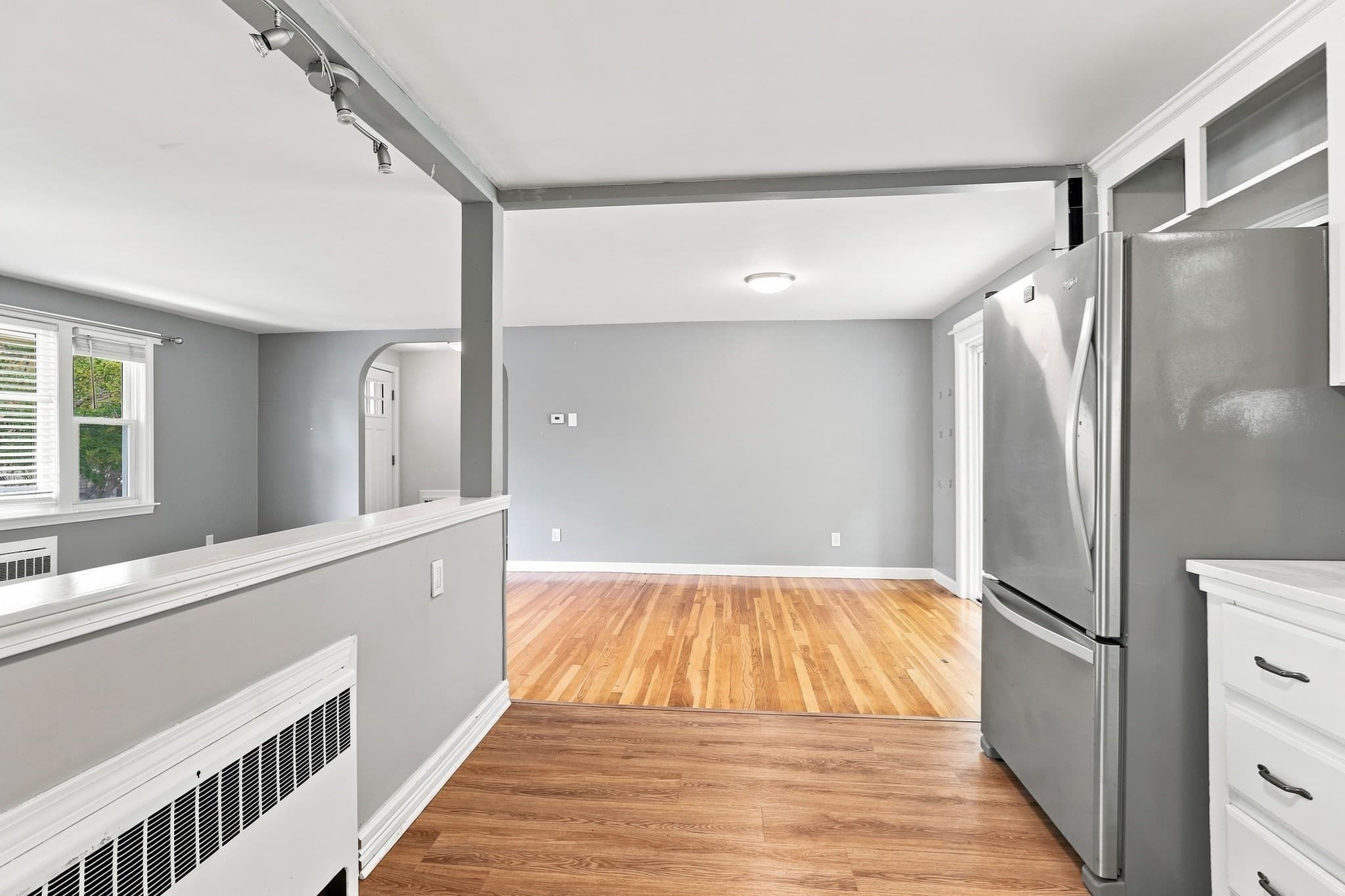 Single Family Residence at 28 Hilltop Circle, Worcester MA 01609, photo 5 of 40