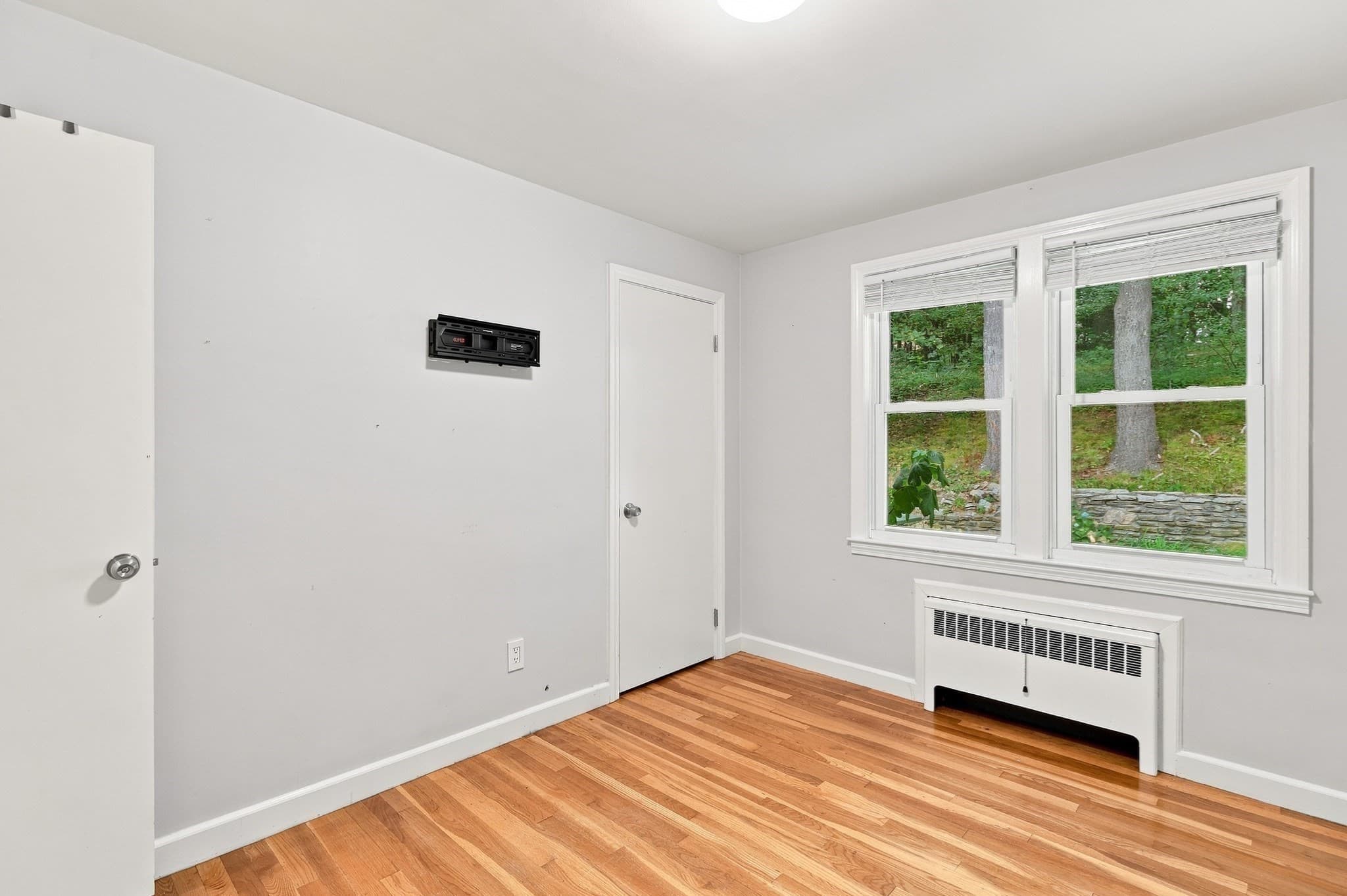 Single Family Residence at 28 Hilltop Circle, Worcester MA 01609, photo 20 of 40