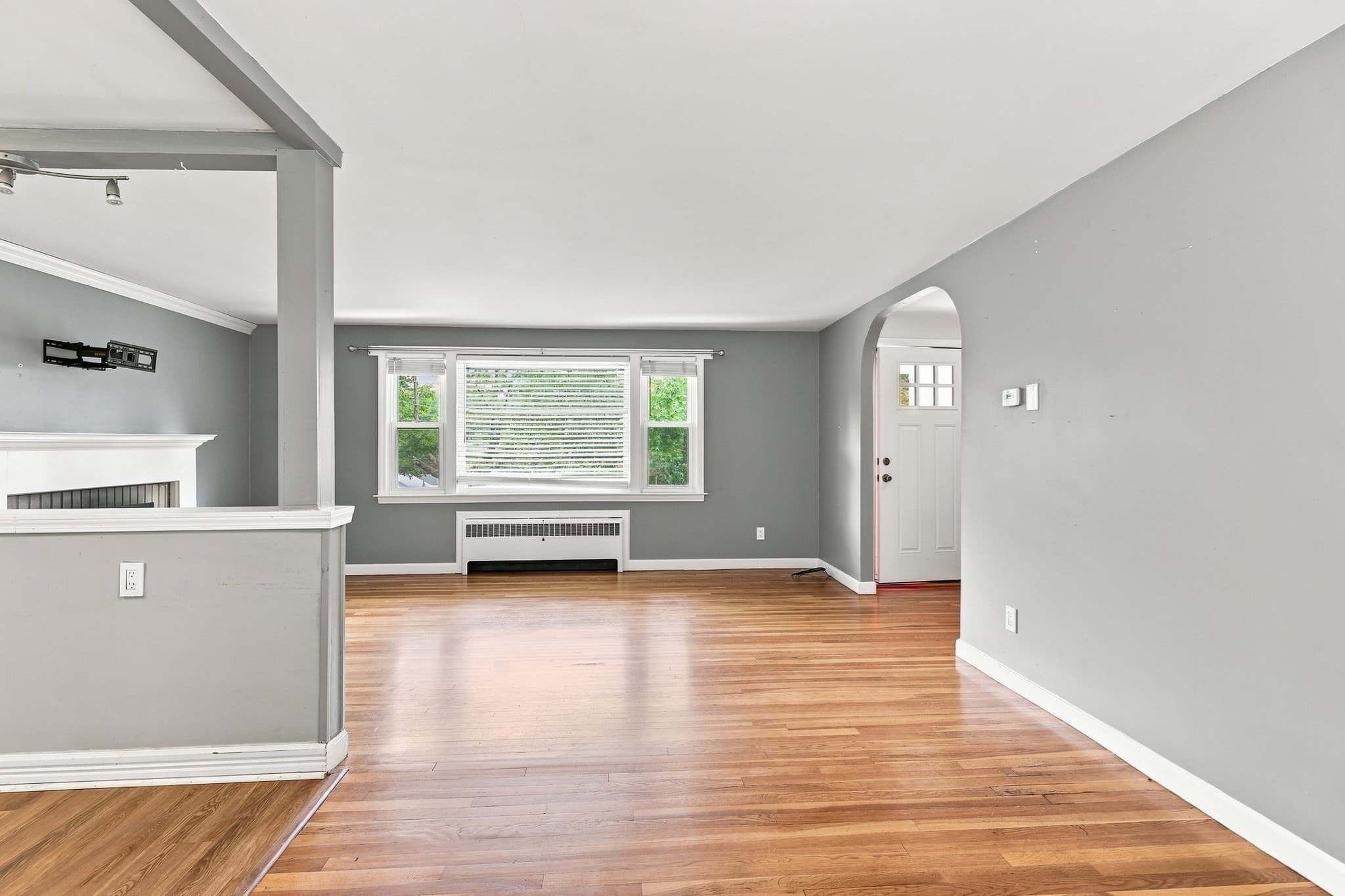 Single Family Residence at 28 Hilltop Circle, Worcester MA 01609, photo 10 of 40