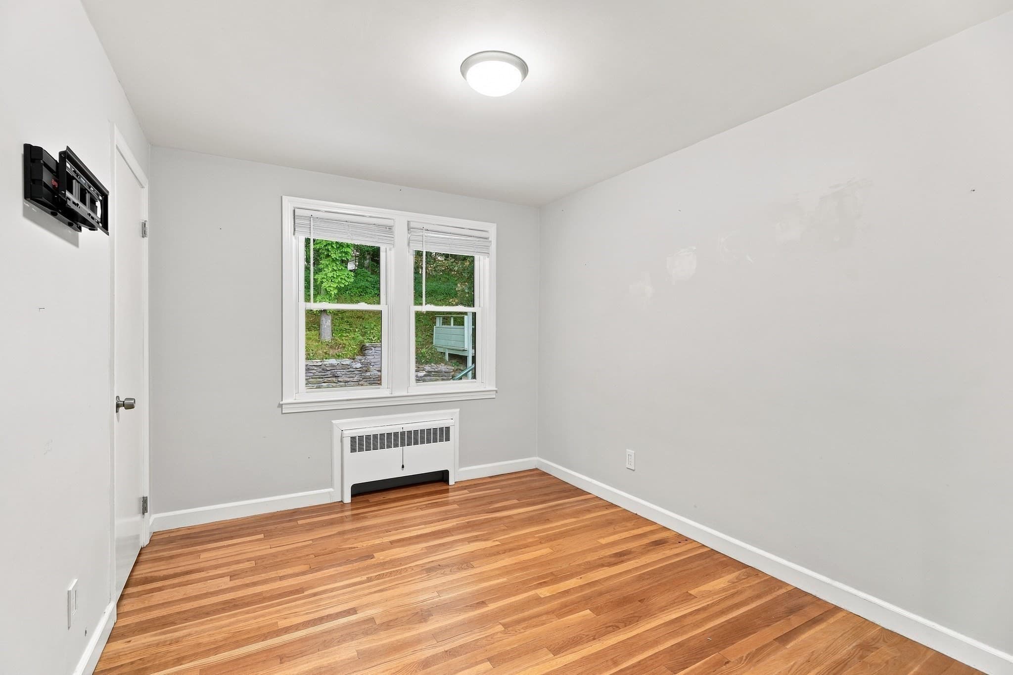 Single Family Residence at 28 Hilltop Circle, Worcester MA 01609, photo 18 of 40