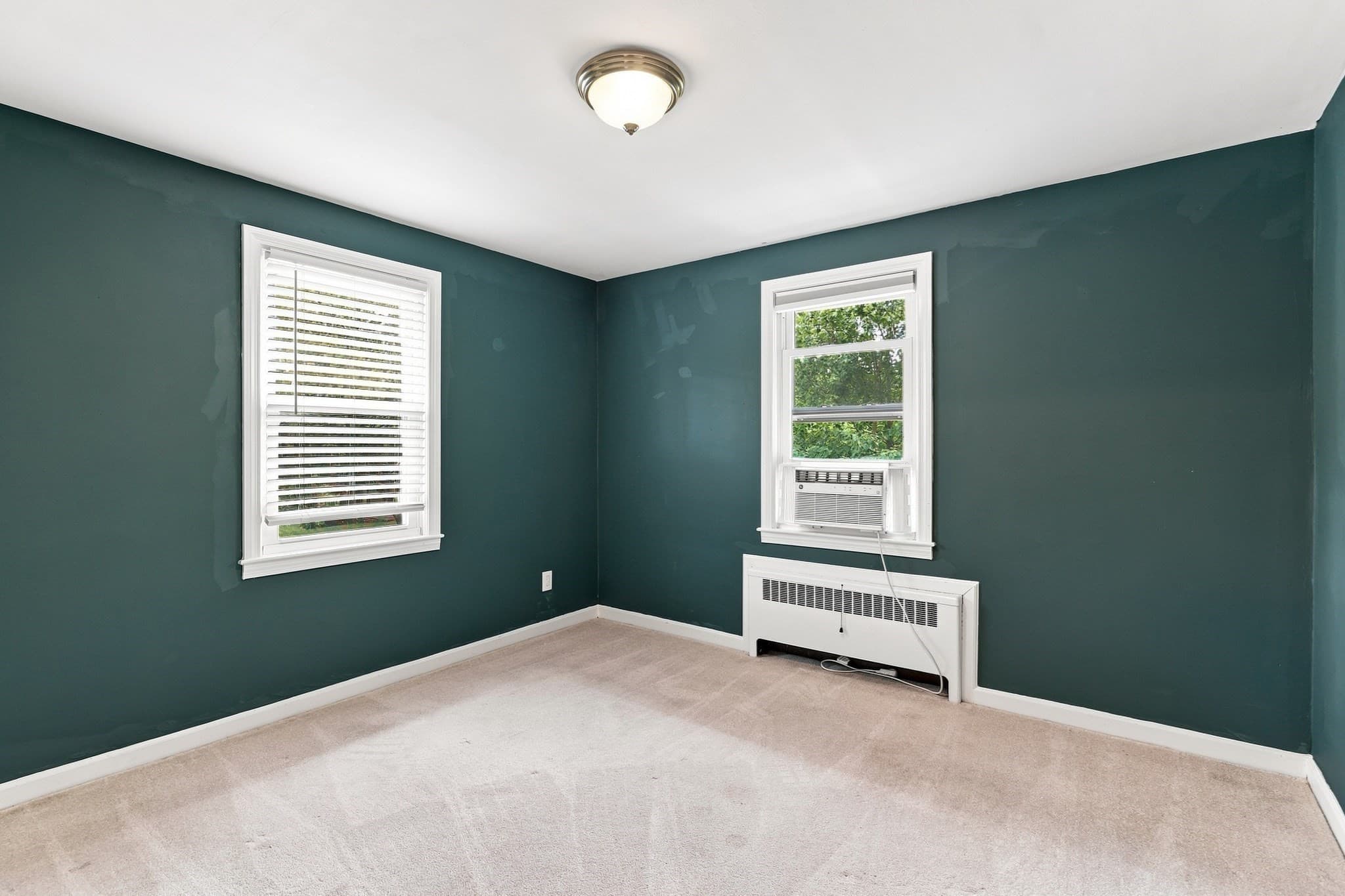Single Family Residence at 28 Hilltop Circle, Worcester MA 01609, photo 29 of 40