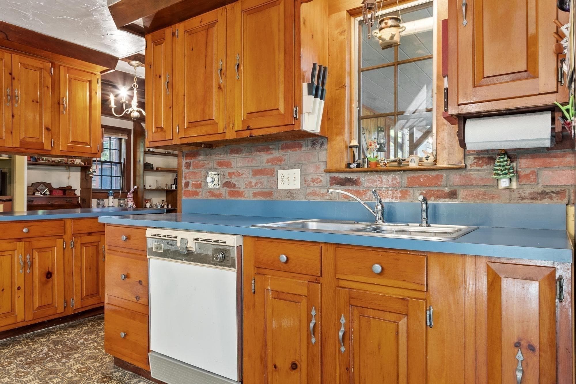 Single Family Residence at 38 Laurelwood Rd, Sterling MA 01564, Sterling, photo 13 of 40