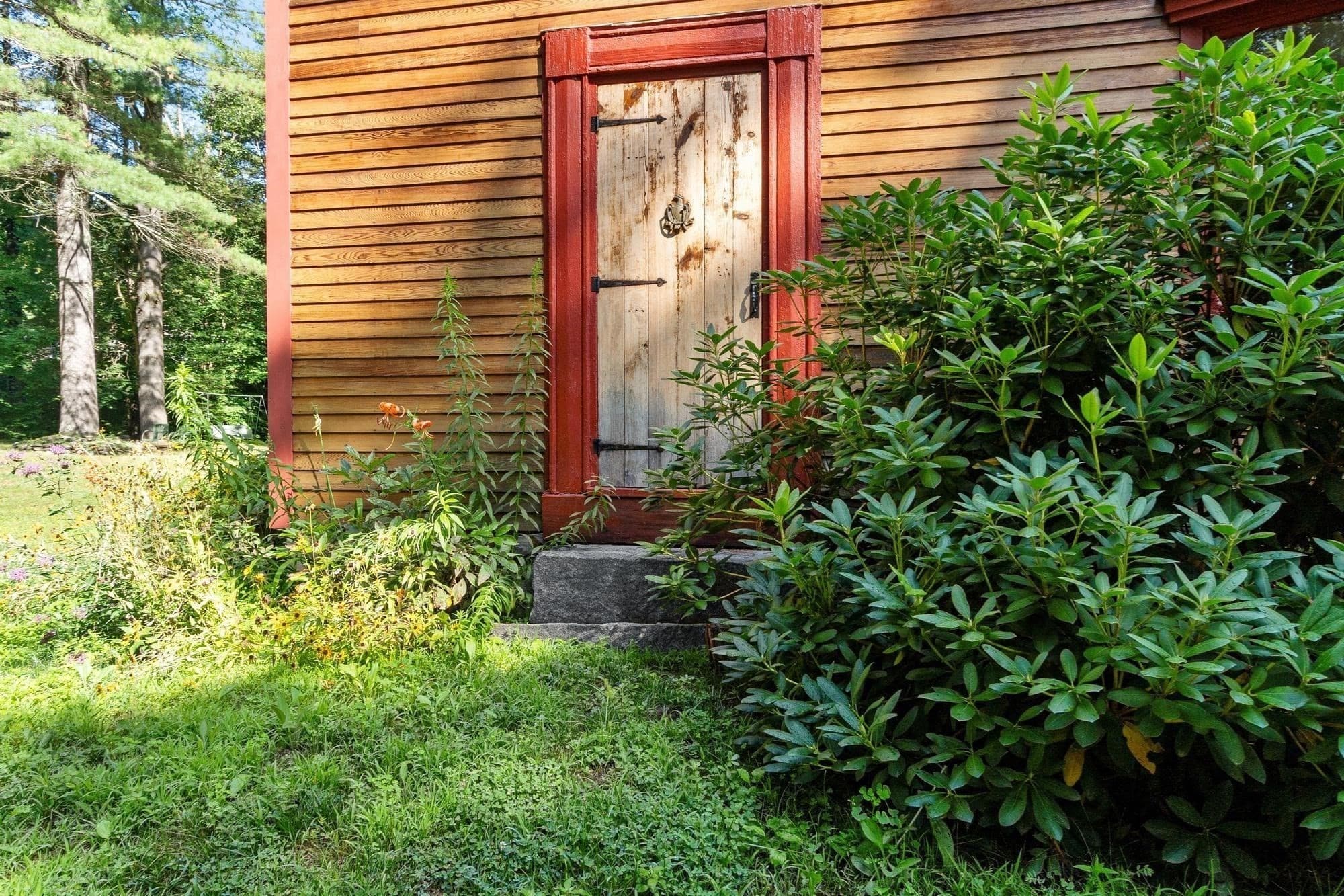 Single Family Residence at 38 Laurelwood Rd, Sterling MA 01564, Sterling, photo 4 of 40