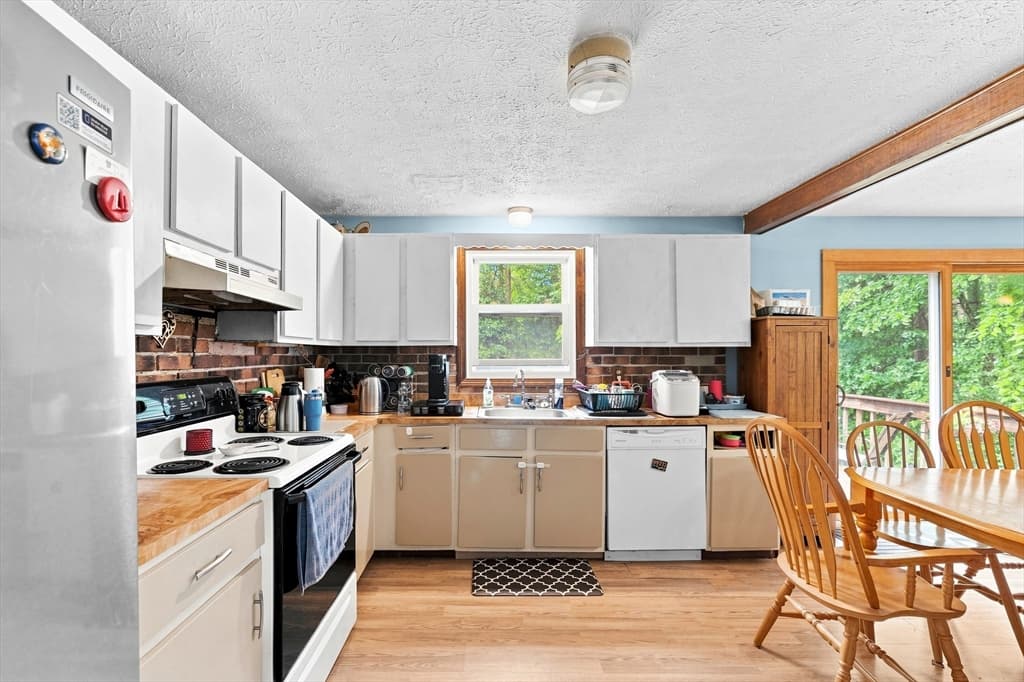 Single Family Residence at 3 Harrison Ave, Lakeville MA 02347, Lakeville, photo 33 of 42