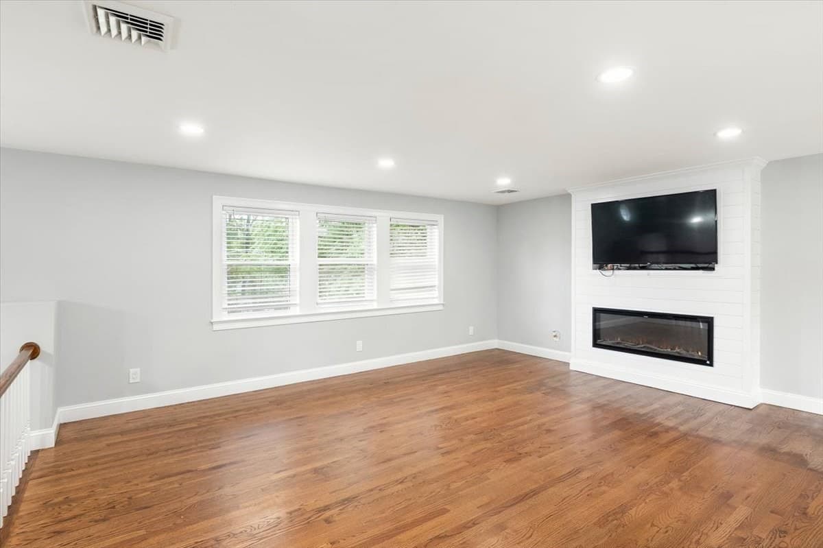 Single Family Residence at 7 Alyssum, Billerica MA 01821, photo 17 of 42