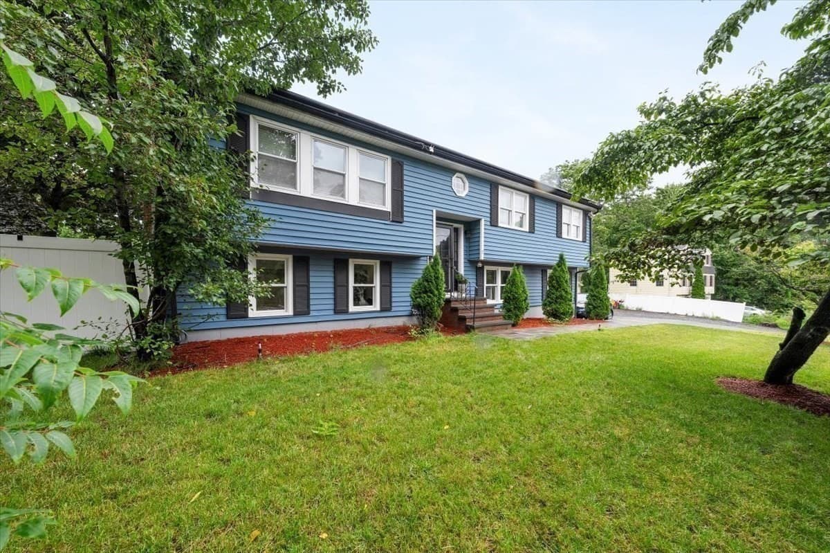 Single Family Residence at 7 Alyssum, Billerica MA 01821, photo 3 of 42