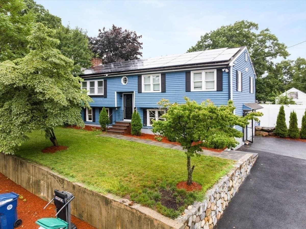 Single Family Residence at 7 Alyssum, Billerica MA 01821, photo 39 of 42