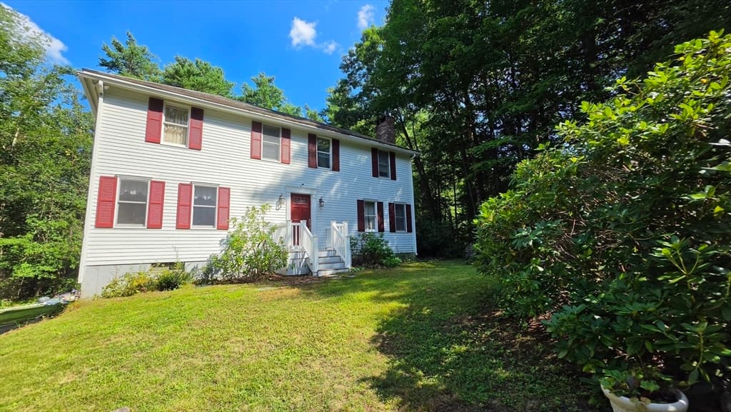 2 Greenleaf Dr, Exeter NH 03833 photo 2