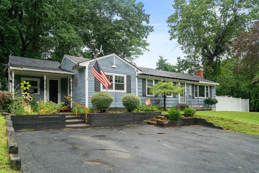 31 Helen Dr, West Boylston MA 01583 photo 3