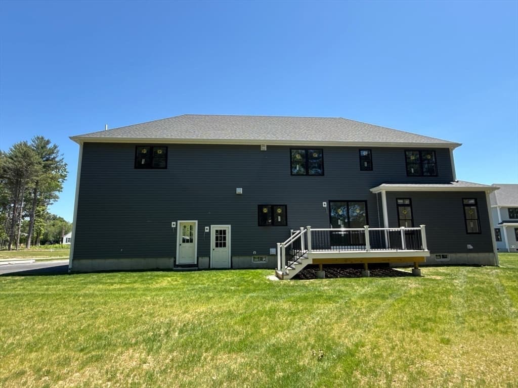 Single Family Residence at 1 King Philip Circle Lot 6, Wrentham MA 02093, Wrentham, photo 5 of 8