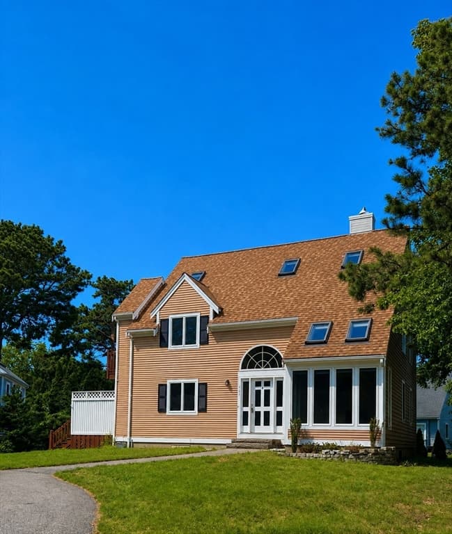 131 Whippoorwill Cir, Mashpee MA 02649 photo 2