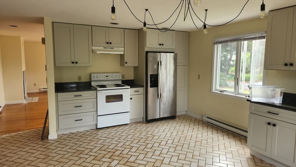 131 Whippoorwill Cir, Mashpee MA 02649 photo 5