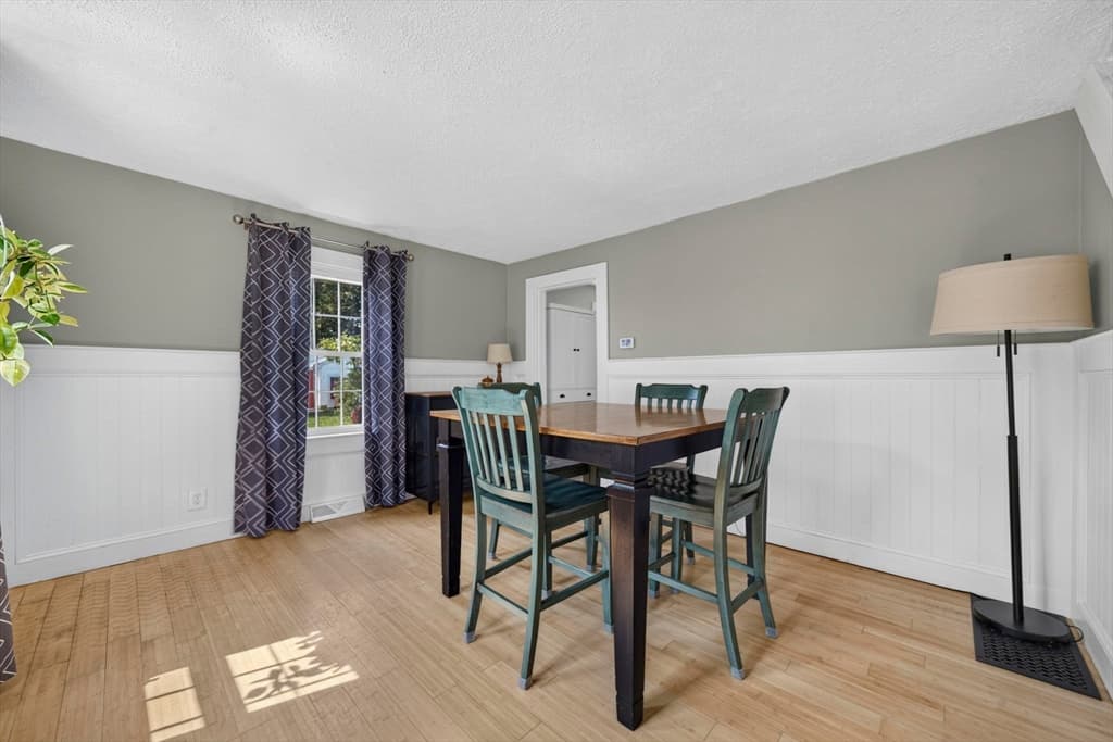 37 Acorn St, Middleboro MA 02346 photo 13