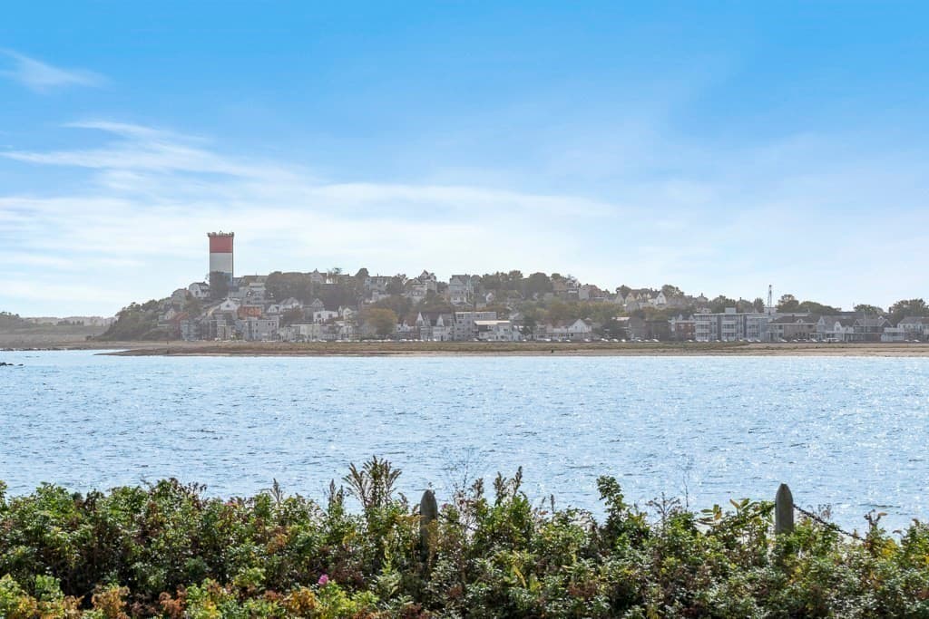 Condominium at 3 Seal Harbor Rd, Winthrop MA 02152, Winthrop, photo 5 of 41