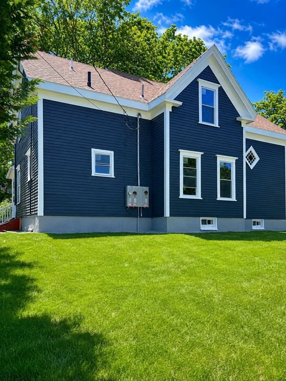 81 Oak St, Middleboro MA 02346