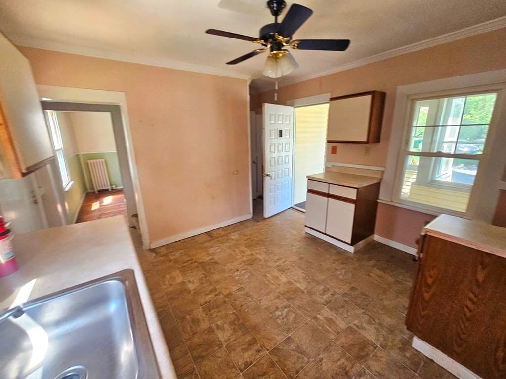 186 Burbank St, Pittsfield MA 01201 photo 4
