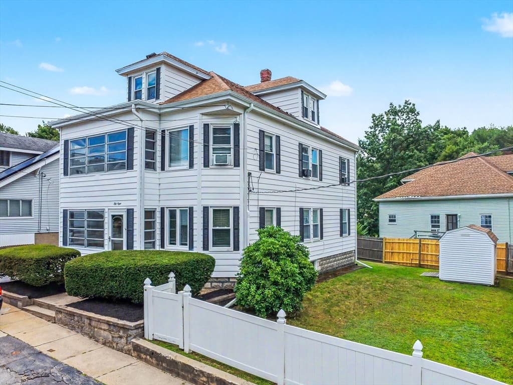58 Saint Joseph Ave, Fitchburg MA 01420