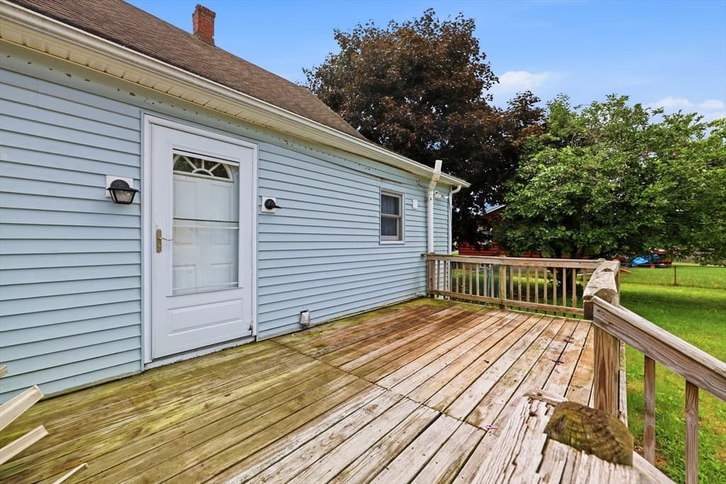 118 Blanchwood Ave, Chicopee MA 01013 photo 32