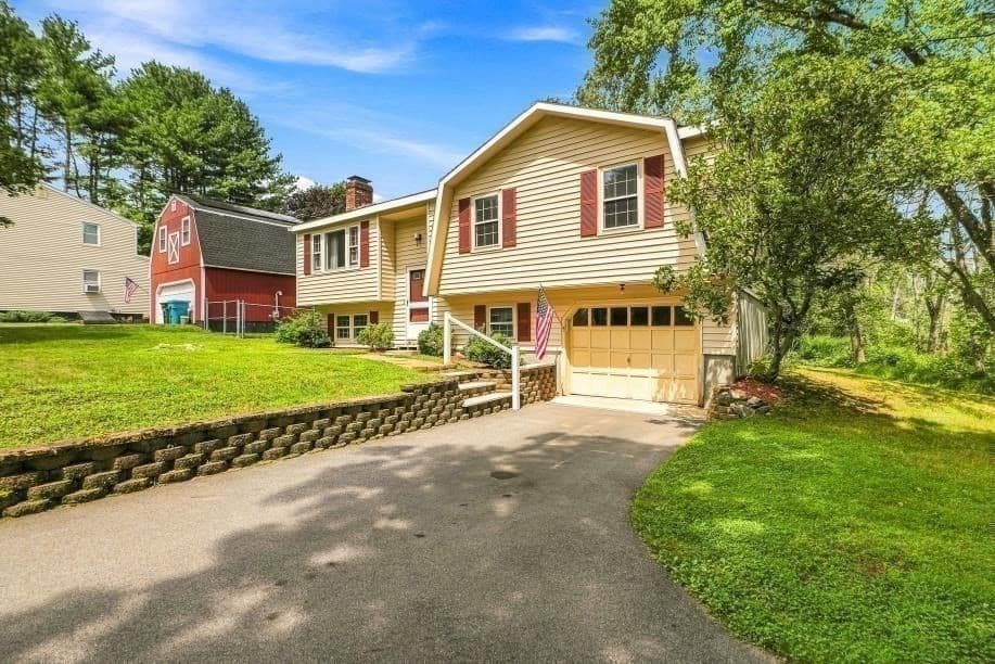 4 Picadilly St, Upton MA 01568 photo 34