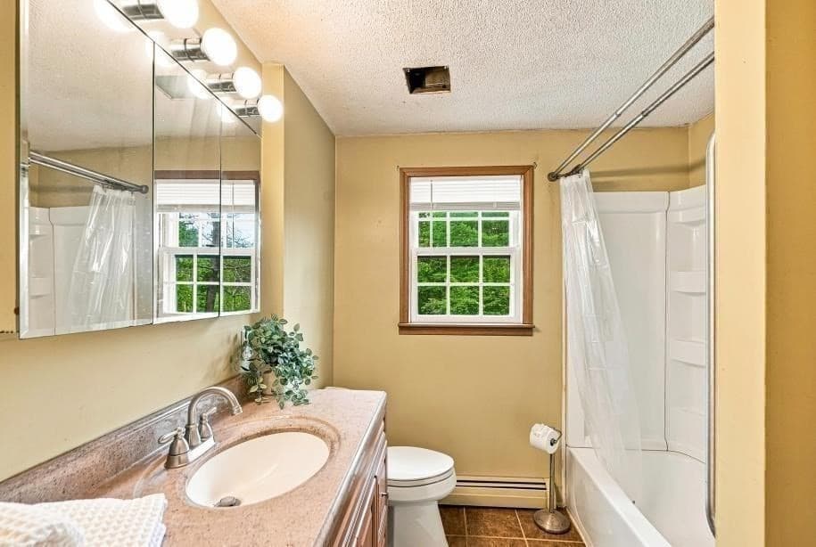 4 Picadilly St, Upton MA 01568 photo 18