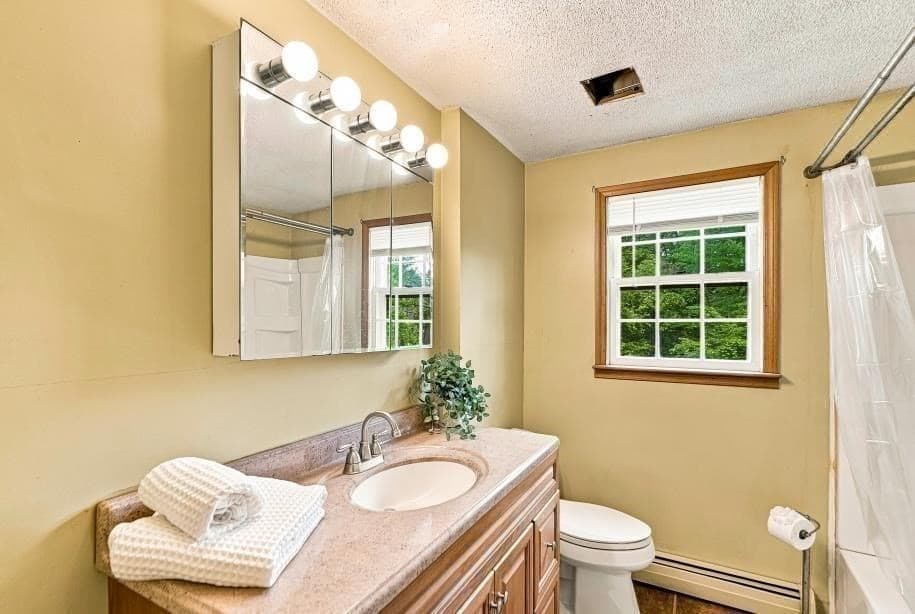 4 Picadilly St, Upton MA 01568 photo 19