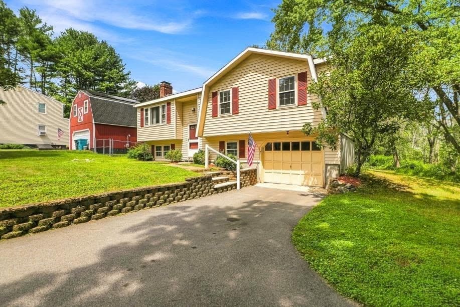 4 Picadilly St, Upton MA 01568 photo 4