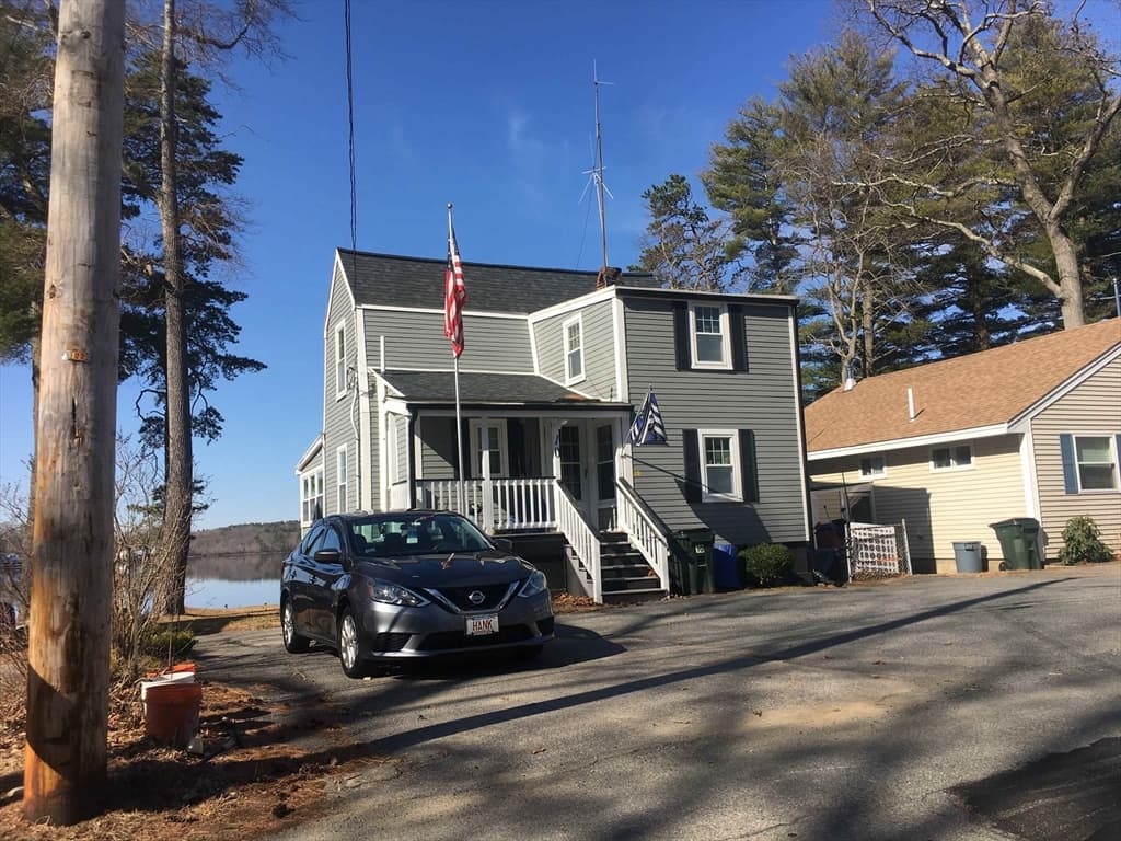 10 Lake Attitash Rd, Amesbury MA 01913