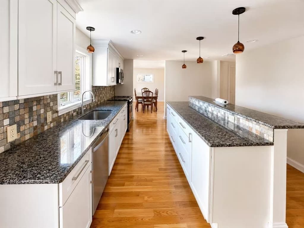 8 Grace Rd, Woburn MA 01801 photo 5
