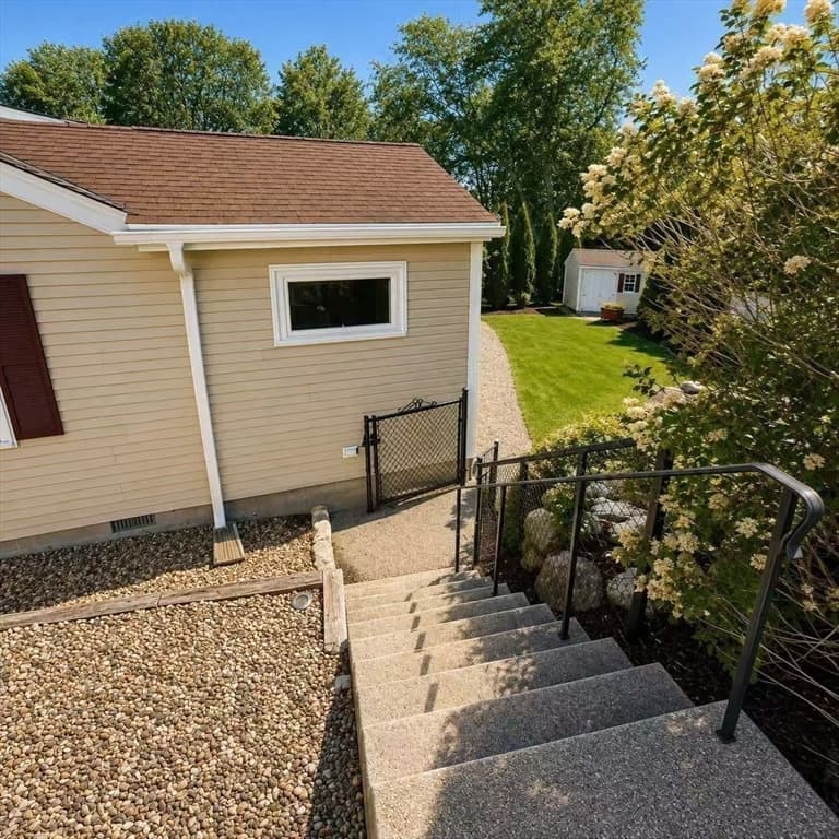 8 Grace Rd, Woburn MA 01801 photo 14