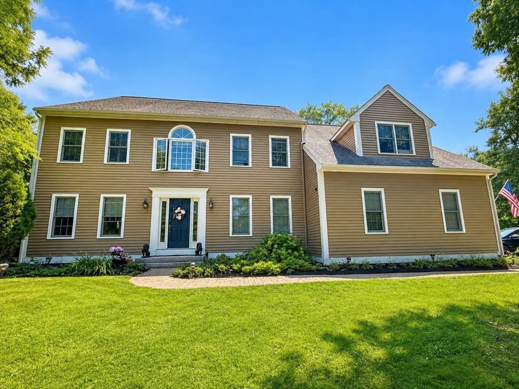 107 Mill St, Franklin MA 02038