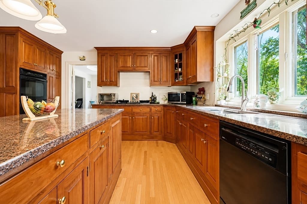 107 Mill St, Franklin MA 02038 photo 10