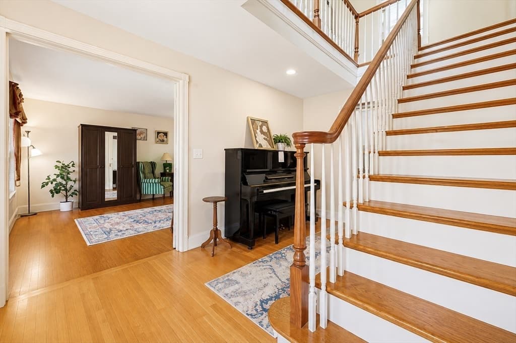 107 Mill St, Franklin MA 02038 photo 4