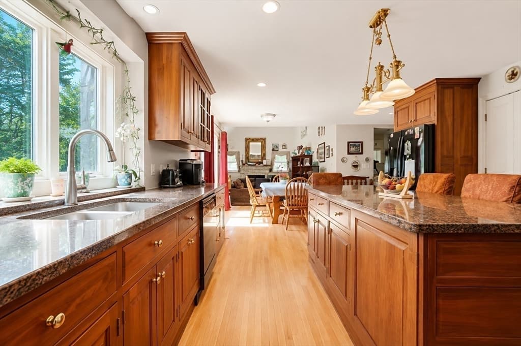 107 Mill St, Franklin MA 02038 photo 8