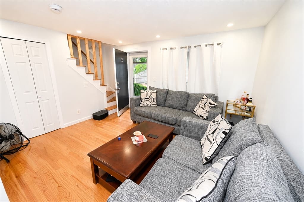 994 Washington St # 2, Weymouth MA 02189 photo 4