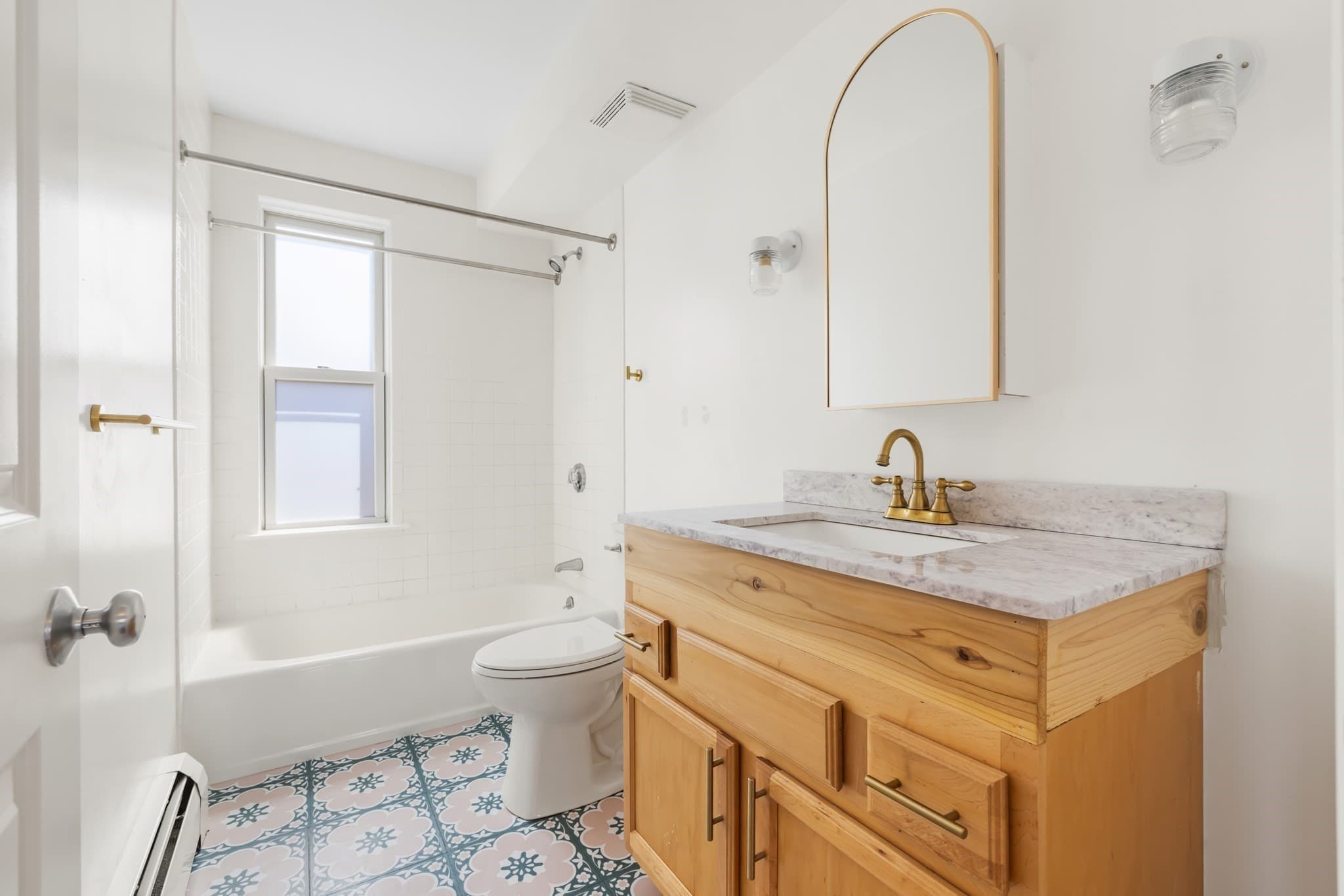 Condominium at 429 Border St # 6, Boston MA 02128, Boston, photo 16 of 26