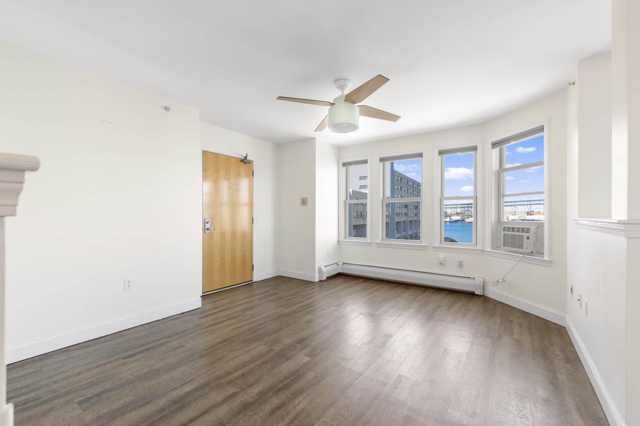 Condominium at 429 Border St # 6, Boston MA 02128, Boston, photo 5 of 26