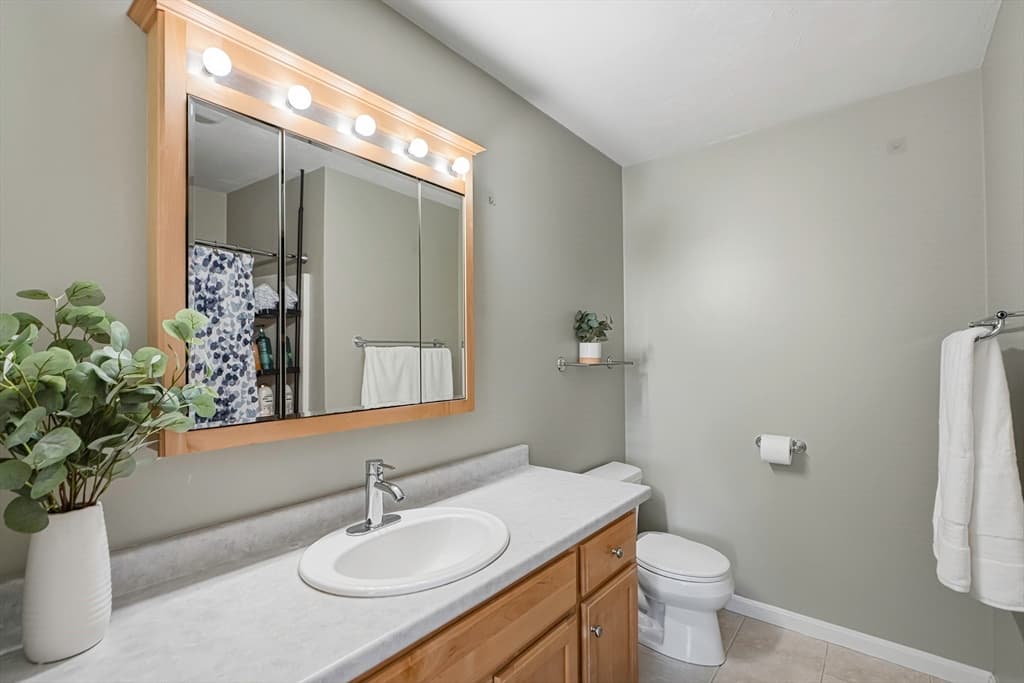 13 Knowlton Cir # 13, Upton MA 01568 photo 17