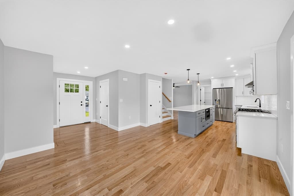14 Neillian Way # 14, Bedford MA 01730 photo 7