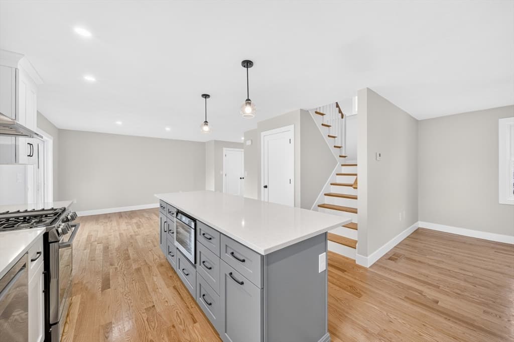 14 Neillian Way # 14, Bedford MA 01730 photo 5