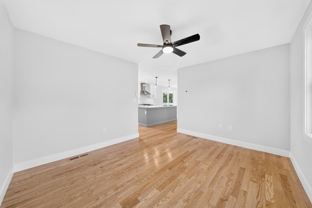14 Neillian Way # 14, Bedford MA 01730 photo 11