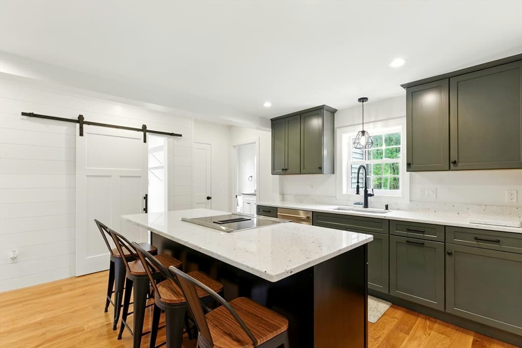 267 South Main Street, Hopedale MA 01747 photo 7