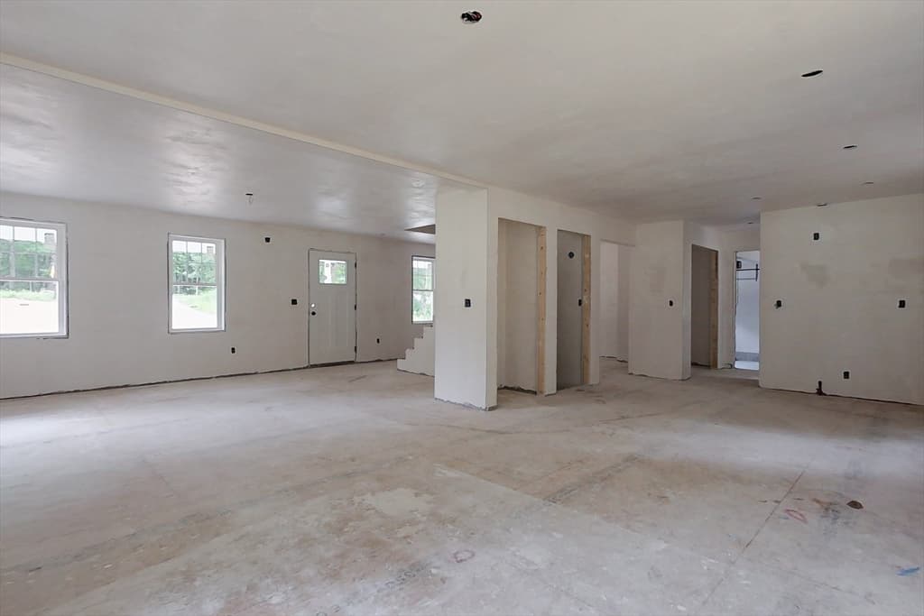 179 Brookline St, Pepperell MA 01463 photo 5