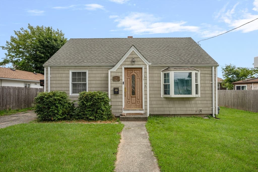 10 Sidney Ave, Swansea MA 02777