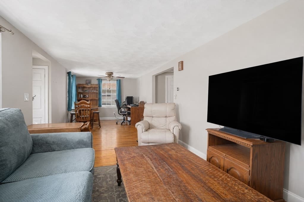 10 Sidney Ave, Swansea MA 02777 photo 5