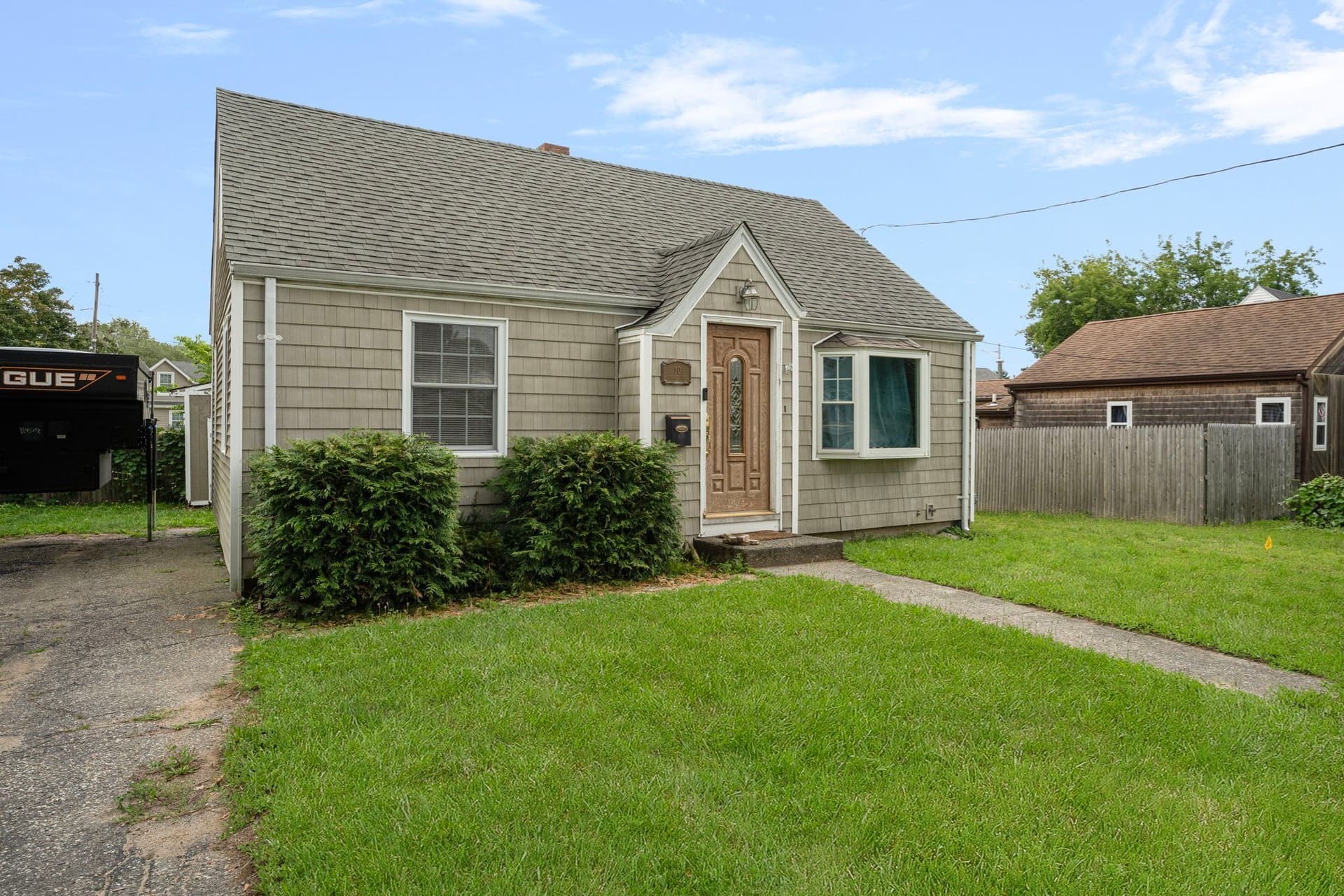 Single Family Residence at 10 Sidney Ave, Swansea MA 02777, photo 4 of 31