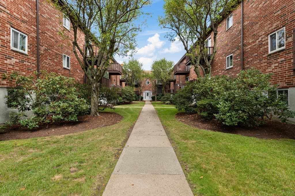 38 Westgate Rd # 1, Boston MA 02467