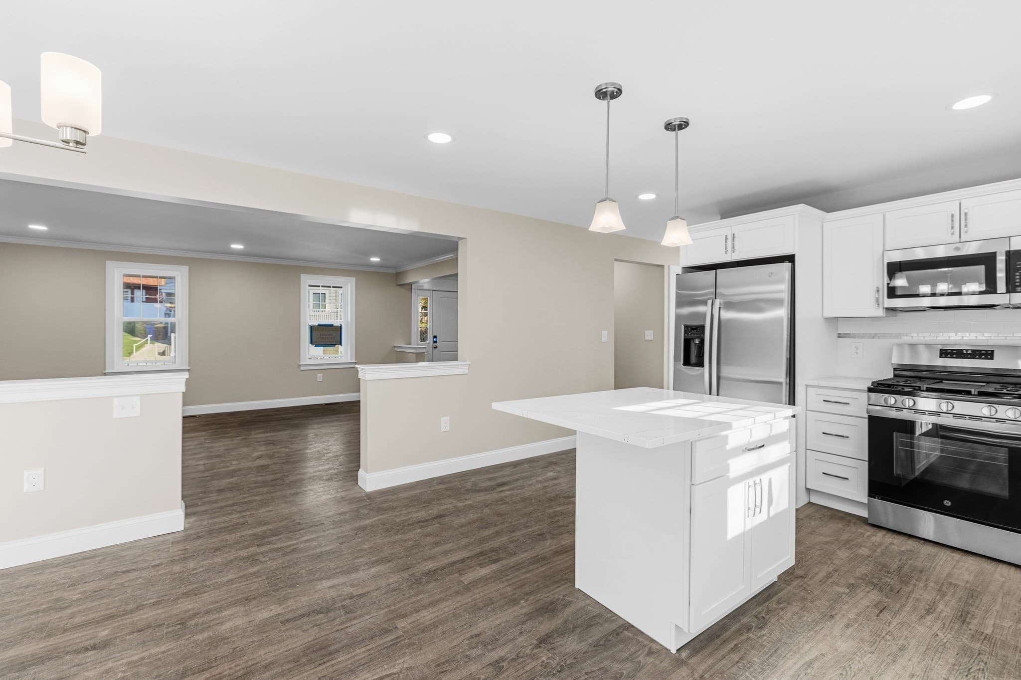 Single Family Residence at 1001 Bay Street, Fall River MA 02724, photo 12 of 38