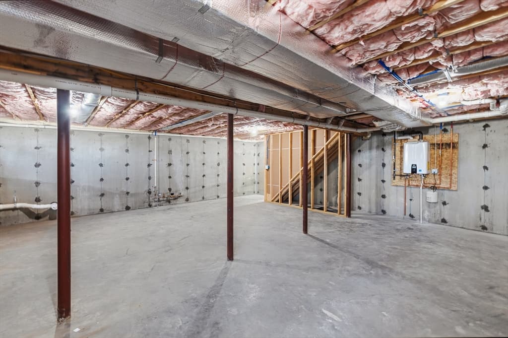 Single Family Residence at 989 Bay Street, Fall River MA 02724, Fall River, photo 39 of 40
