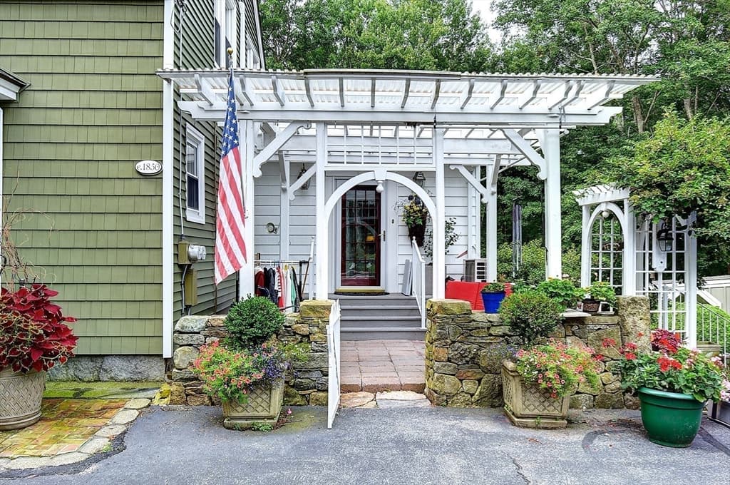 647 Main St # B, Oxford MA 01537 photo 2